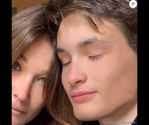 carla bruni et son fils.